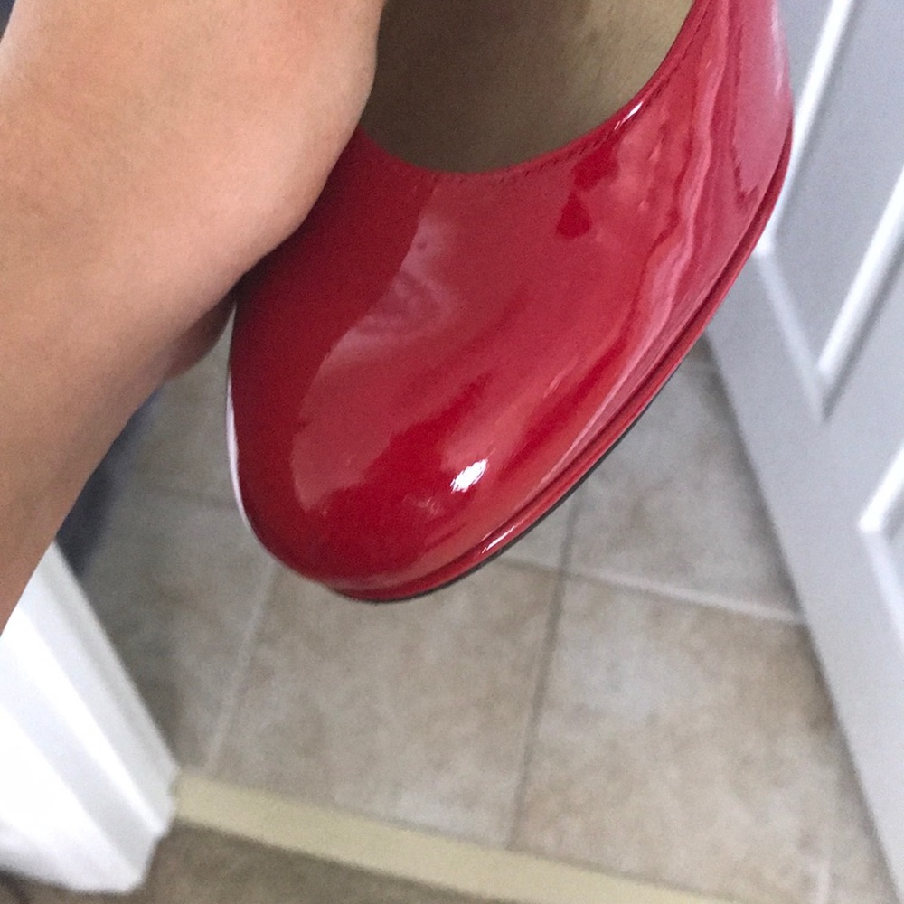 stuart weitzman red patent leather pumps